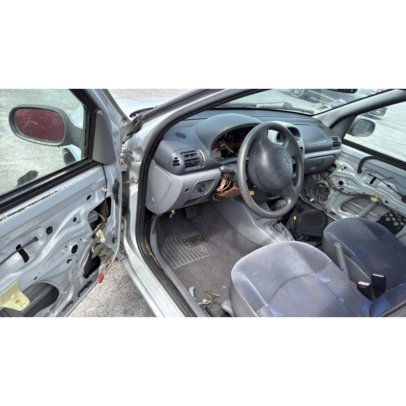 Aile avant droit RENAULT CLIO 2 Photo n°16