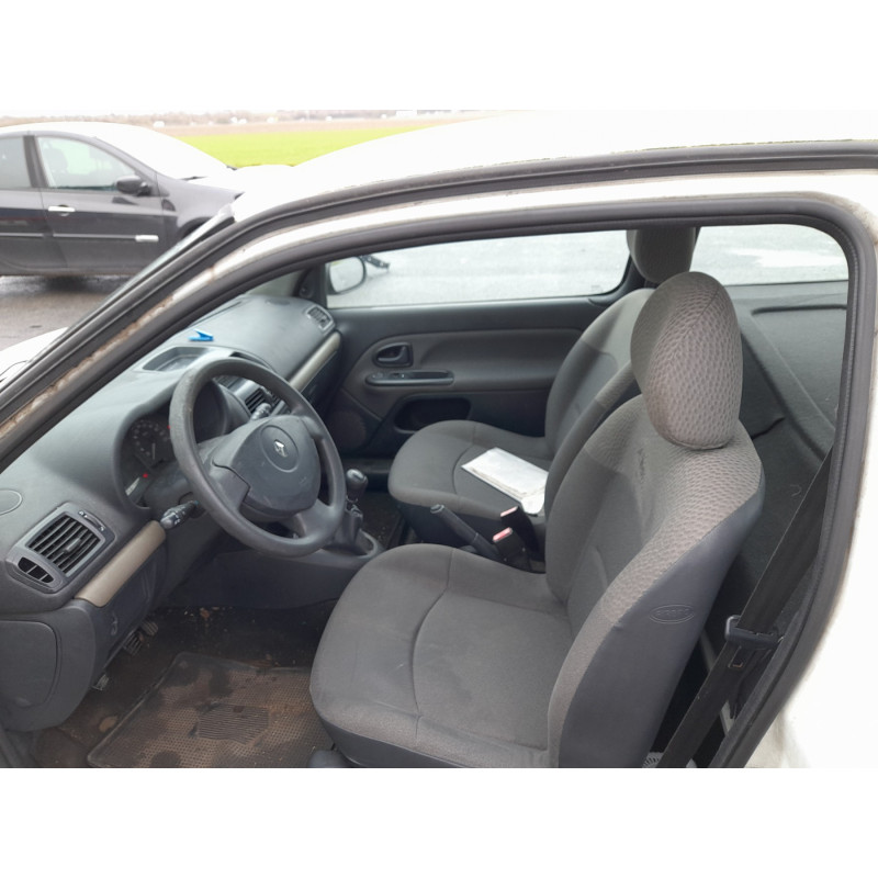 Aile avant gauche RENAULT CLIO 2 Photo n°11