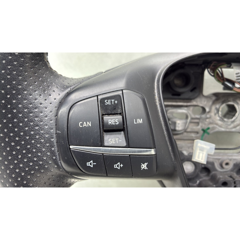 Volant FORD FIESTA 7 Photo n°3