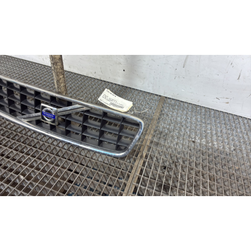 Calandre VOLVO S 60 1 Photo n°3