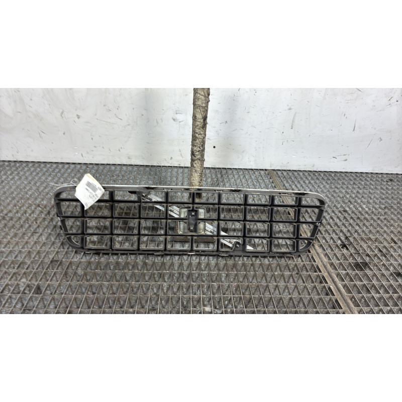 Calandre VOLVO S 60 1 Photo n°4