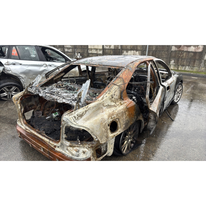 Calandre VOLVO S 60 1 Photo n°7