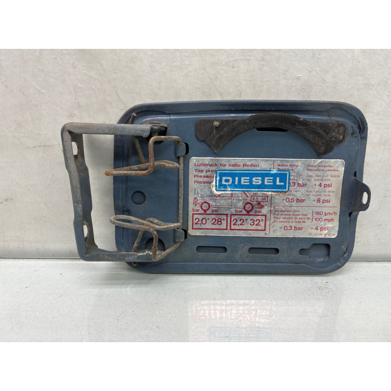Trappe d'essence MERCEDES 200 W123 Photo n°2