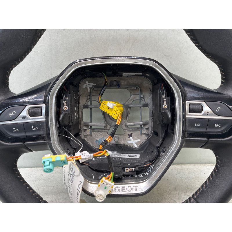 Volant PEUGEOT 5008 2 Photo n°4