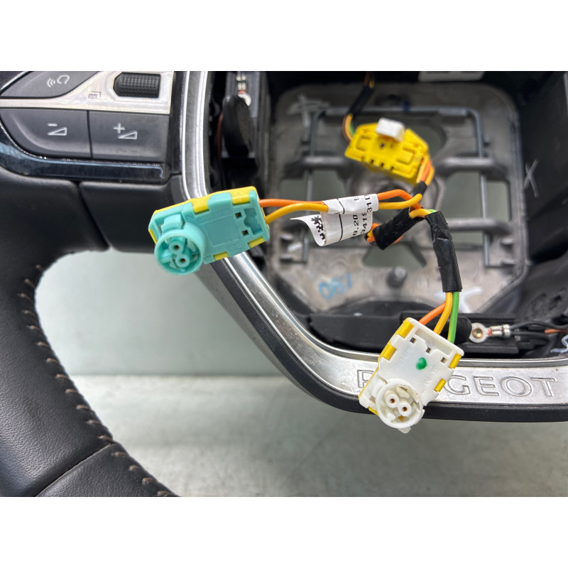 Volant PEUGEOT 5008 2 Photo n°6