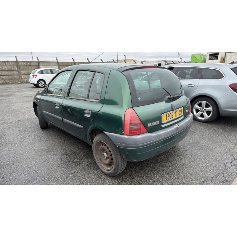 Calandre RENAULT CLIO 2 Photo n°8