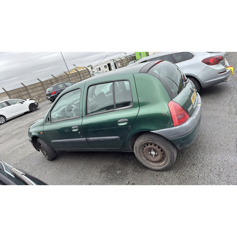 Calandre RENAULT CLIO 2 Photo n°10