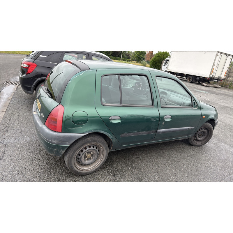 Calandre RENAULT CLIO 2 Photo n°11