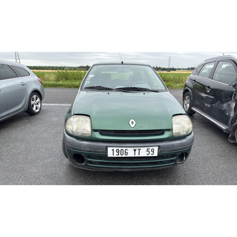 Calandre RENAULT CLIO 2 Photo n°12