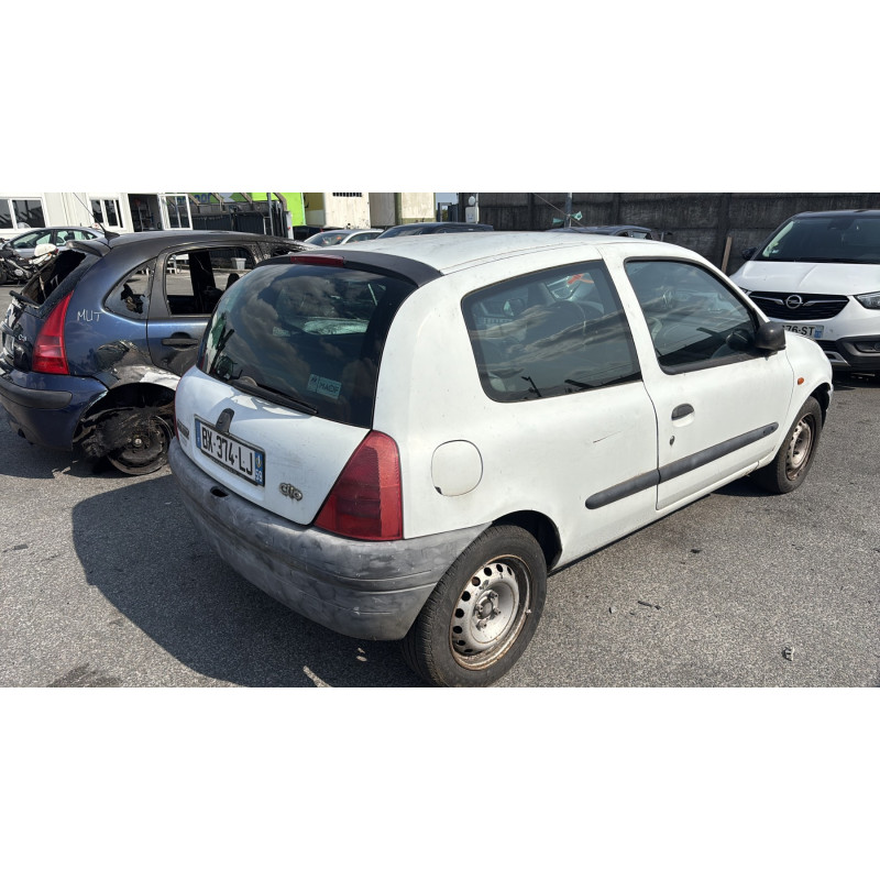 Calandre RENAULT CLIO 2 Photo n°7