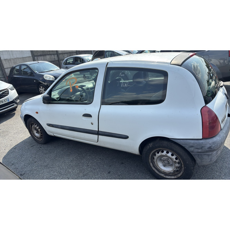 Calandre RENAULT CLIO 2 Photo n°10