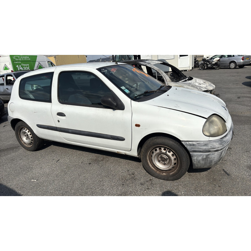 Calandre RENAULT CLIO 2 Photo n°11