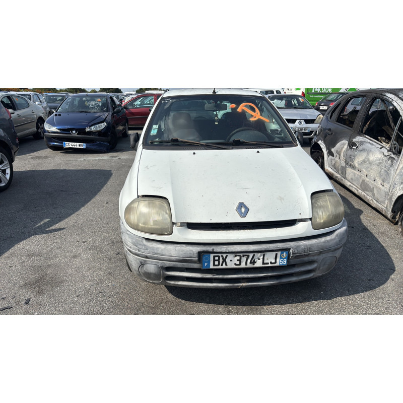 Calandre RENAULT CLIO 2 Photo n°12