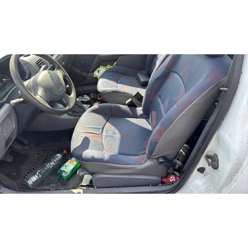 Calandre RENAULT CLIO 2 Photo n°14