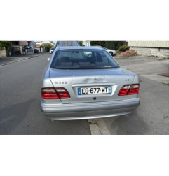 Calandre MERCEDES CLASSE E 210