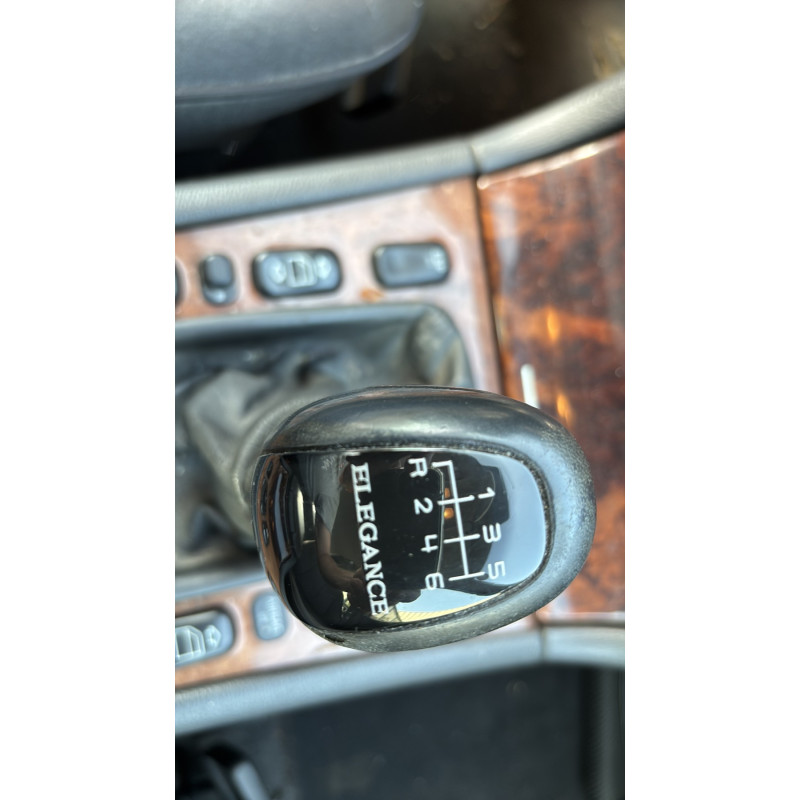 Calandre MERCEDES CLASSE E 210 Photo n°11
