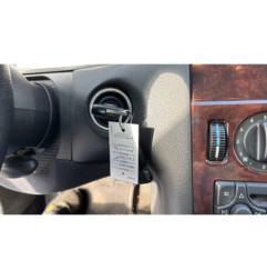 Calandre MERCEDES CLASSE E 210