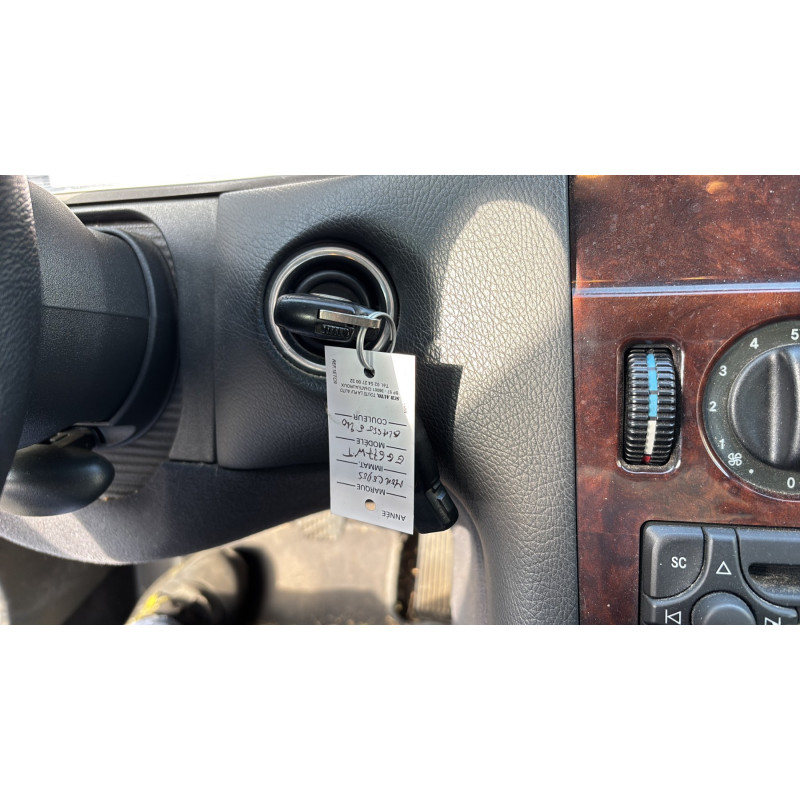 Calandre MERCEDES CLASSE E 210 Photo n°13