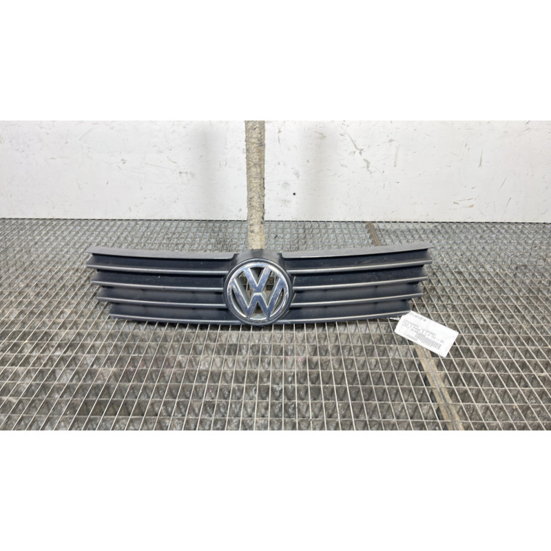 Calandre VOLKSWAGEN POLO 3 Photo n°1
