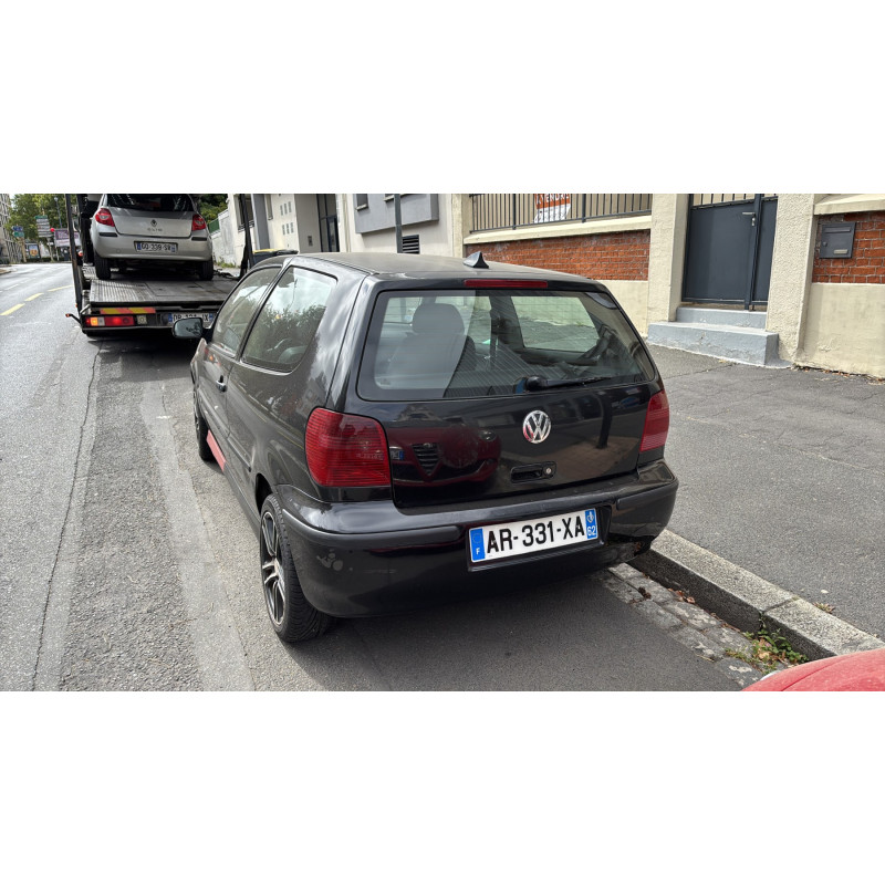 Calandre VOLKSWAGEN POLO 3 Photo n°8