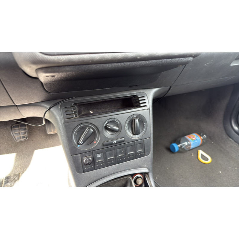 Calandre VOLKSWAGEN POLO 3 Photo n°20