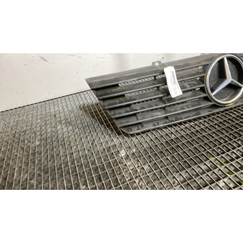 Calandre MERCEDES SPRINTER 1 Photo n°2