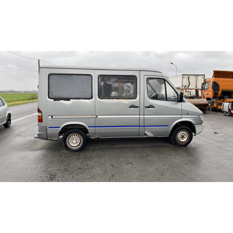Calandre MERCEDES SPRINTER 1 Photo n°10