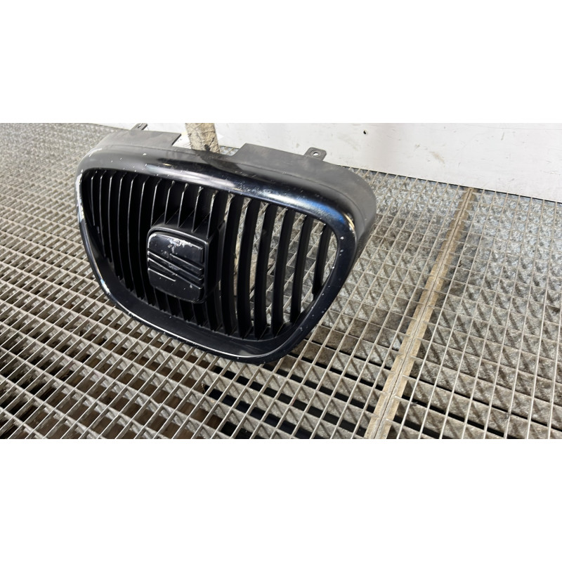 Calandre SEAT ALTEA Photo n°3
