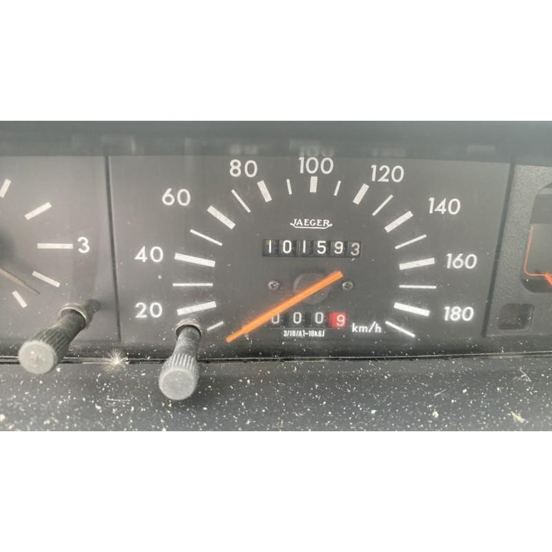 Calandre PEUGEOT 205 Photo n°7