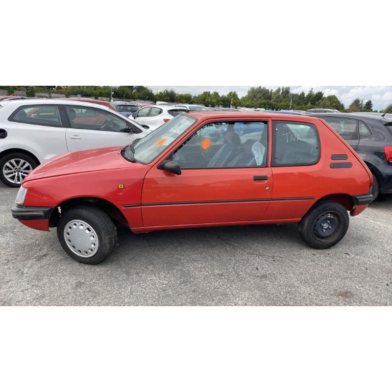 Calandre PEUGEOT 205 Photo n°10