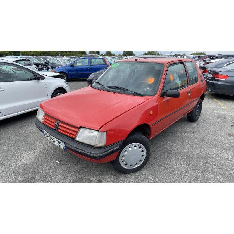 Calandre PEUGEOT 205 Photo n°19