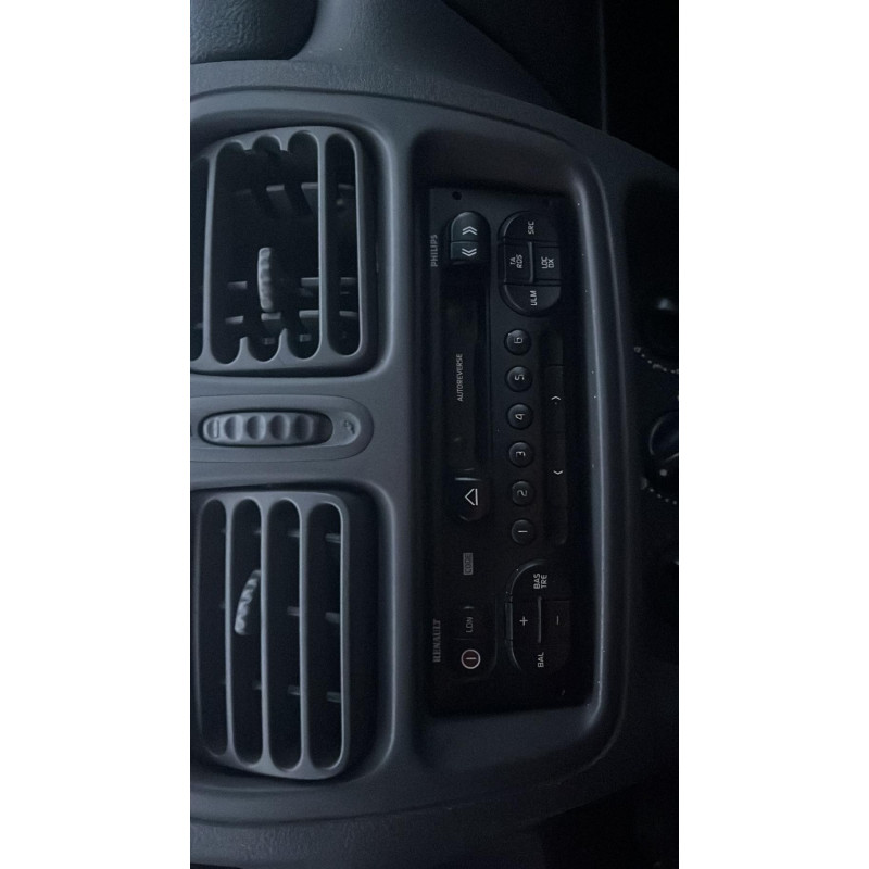 Calandre RENAULT CLIO 2 Photo n°11