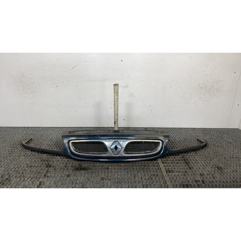 Calandre RENAULT SAFRANE Photo n°1