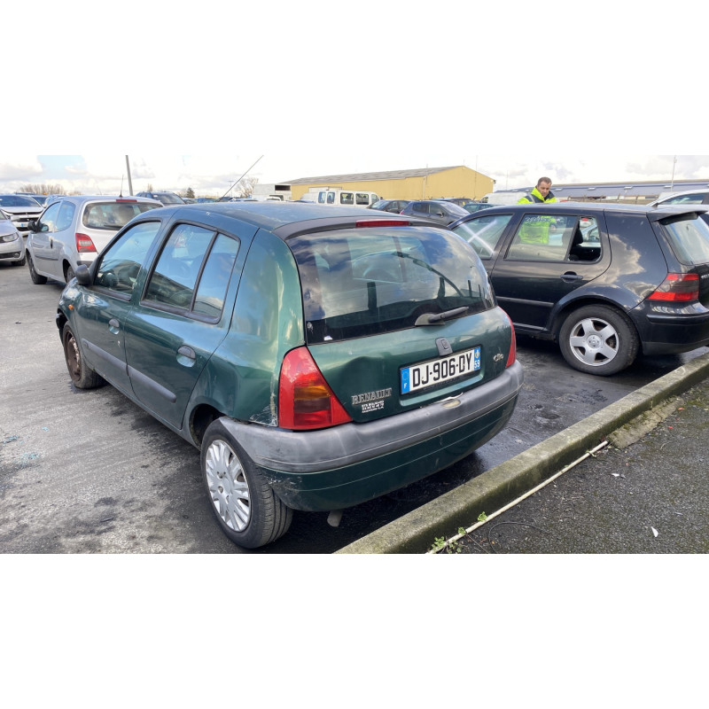 Calandre RENAULT CLIO 2 Photo n°8