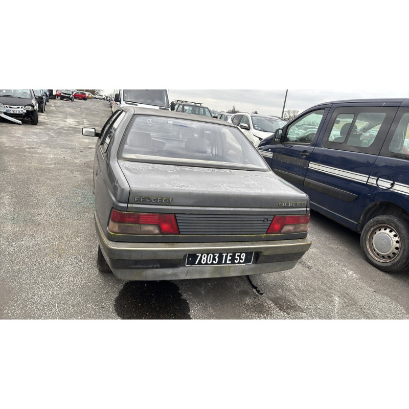 Calandre PEUGEOT 405 Photo n°9