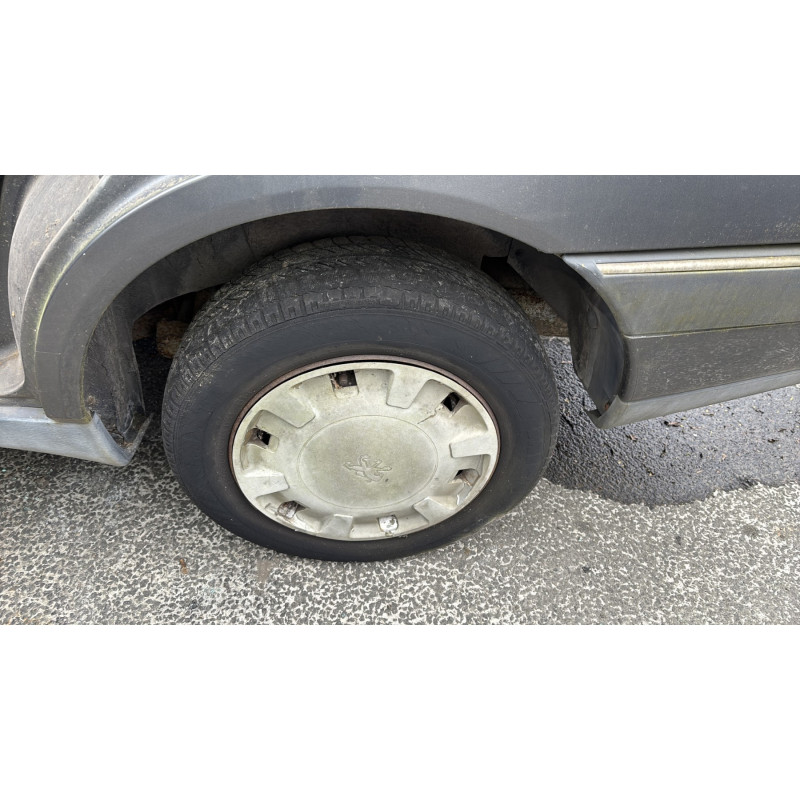 Calandre PEUGEOT 405 Photo n°18