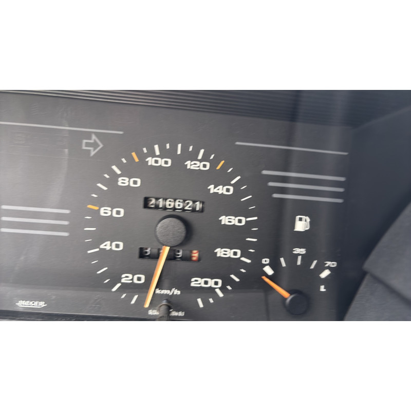 Calandre PEUGEOT 405 Photo n°19