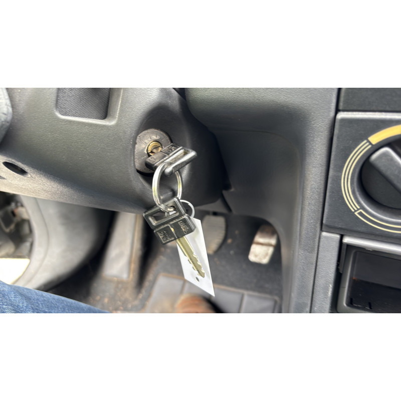 Calandre PEUGEOT 405 Photo n°20