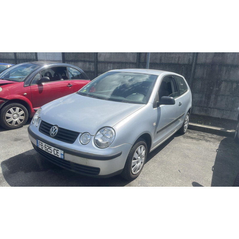 Calandre VOLKSWAGEN POLO 4 Photo n°5