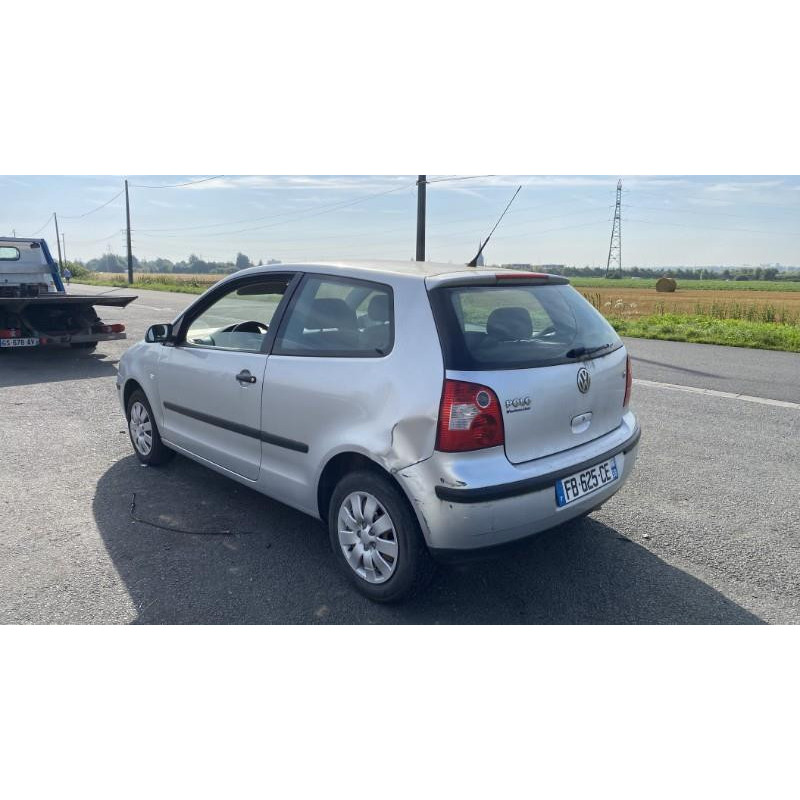 Calandre VOLKSWAGEN POLO 4 Photo n°7