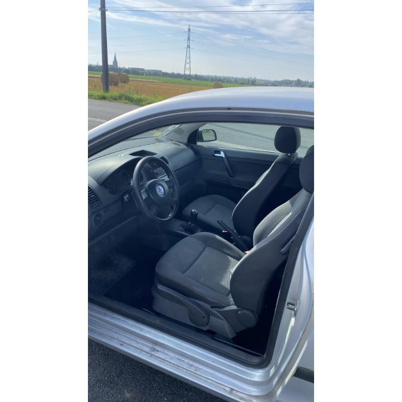 Calandre VOLKSWAGEN POLO 4 Photo n°13