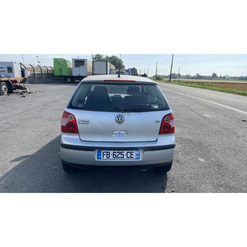 Calandre VOLKSWAGEN POLO 4 Photo n°14