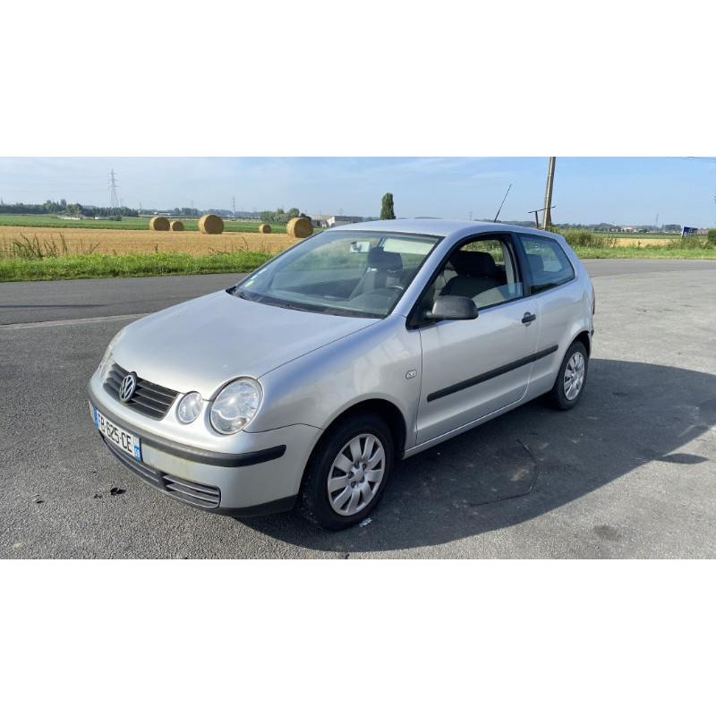 Calandre VOLKSWAGEN POLO 4 Photo n°15