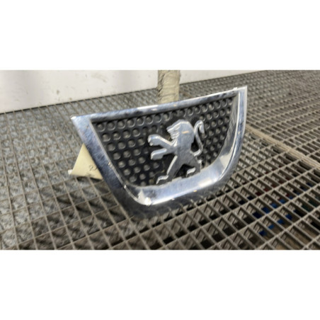 Sigle de calandre PEUGEOT 3008 1 Photo n°1