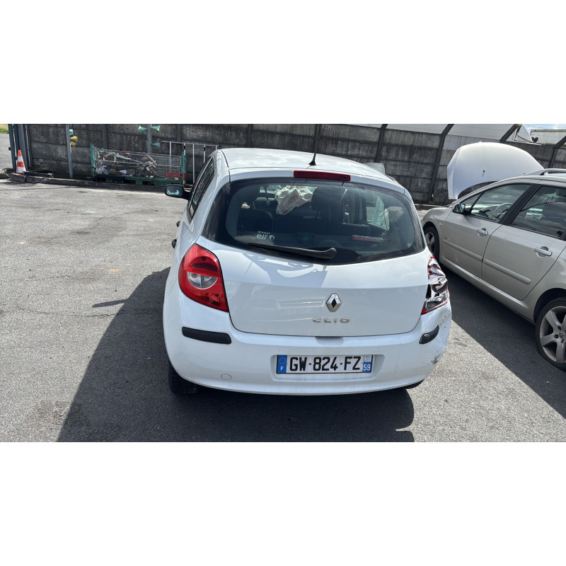 Feu arriere principal gauche (feux) RENAULT CLIO 3 Photo n°8