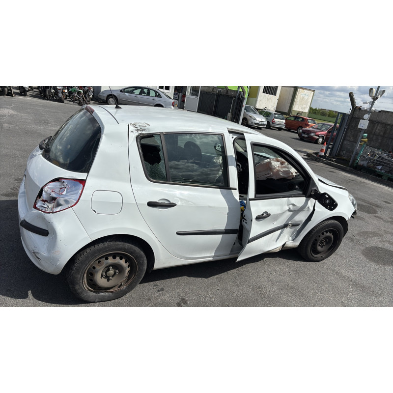 Feu arriere principal gauche (feux) RENAULT CLIO 3 Photo n°10