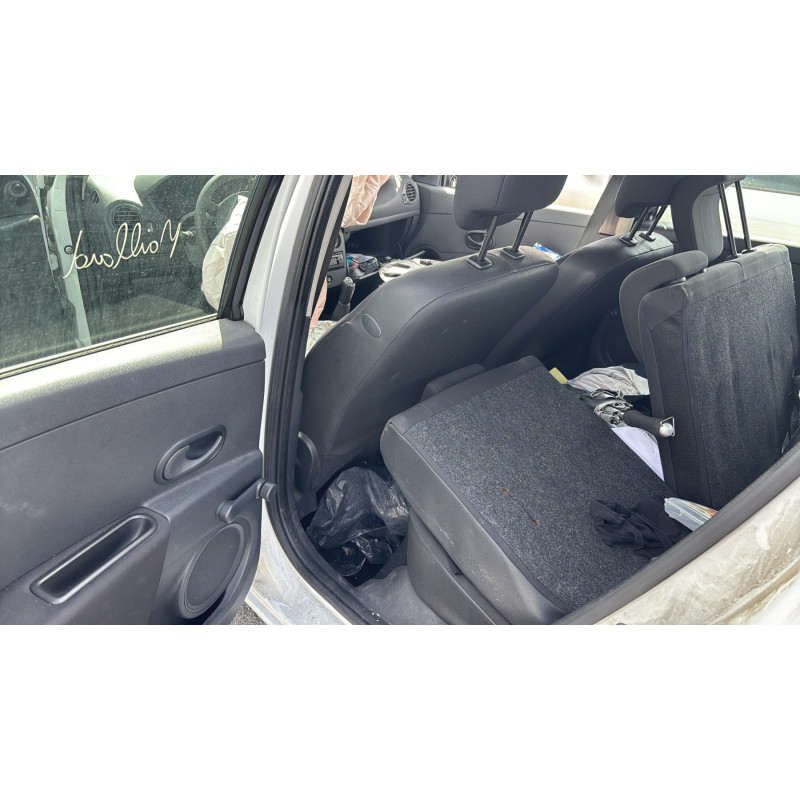 Feu arriere principal gauche (feux) RENAULT CLIO 3 Photo n°13