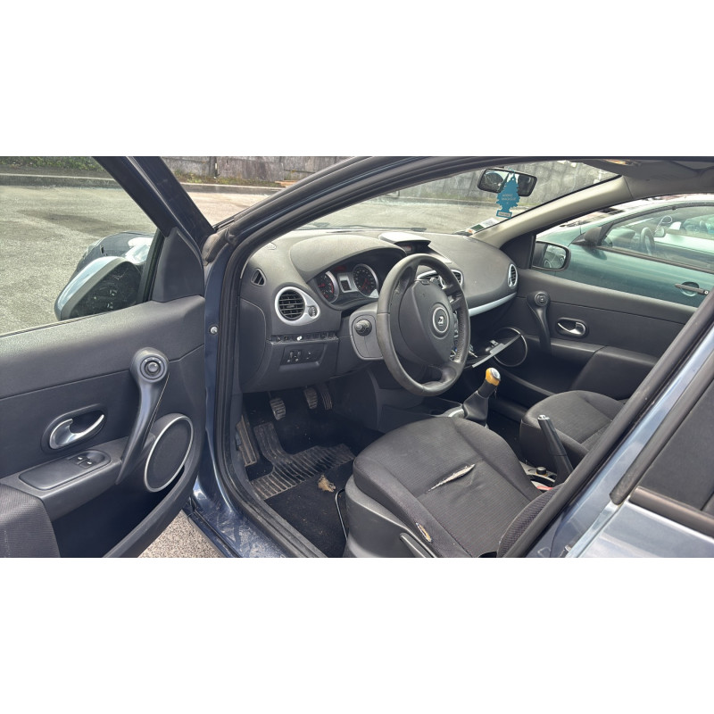 Feu arriere principal droit (feux) RENAULT CLIO 3 Photo n°16