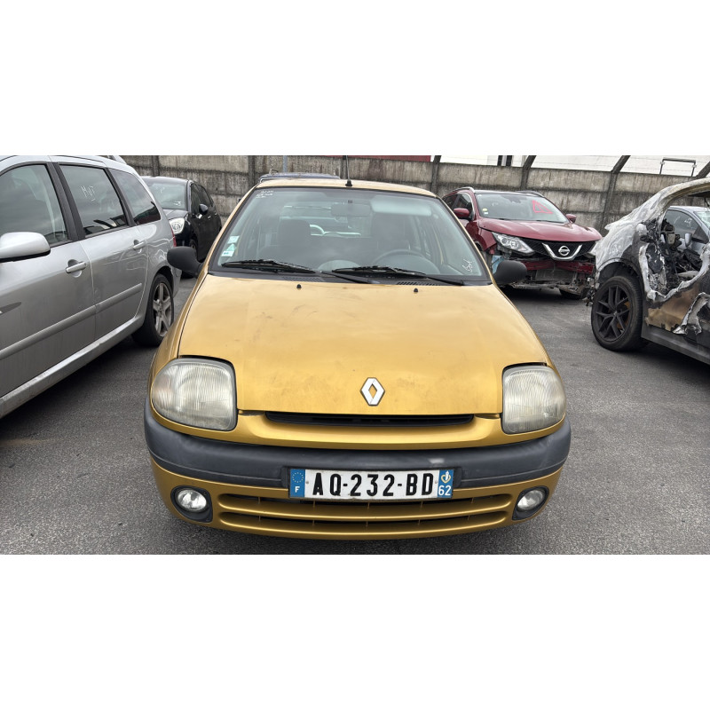 Calandre RENAULT CLIO 2 Photo n°12