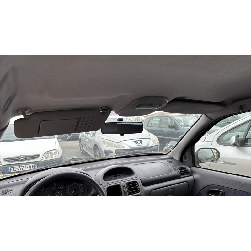 Calandre RENAULT CLIO 2 Photo n°18